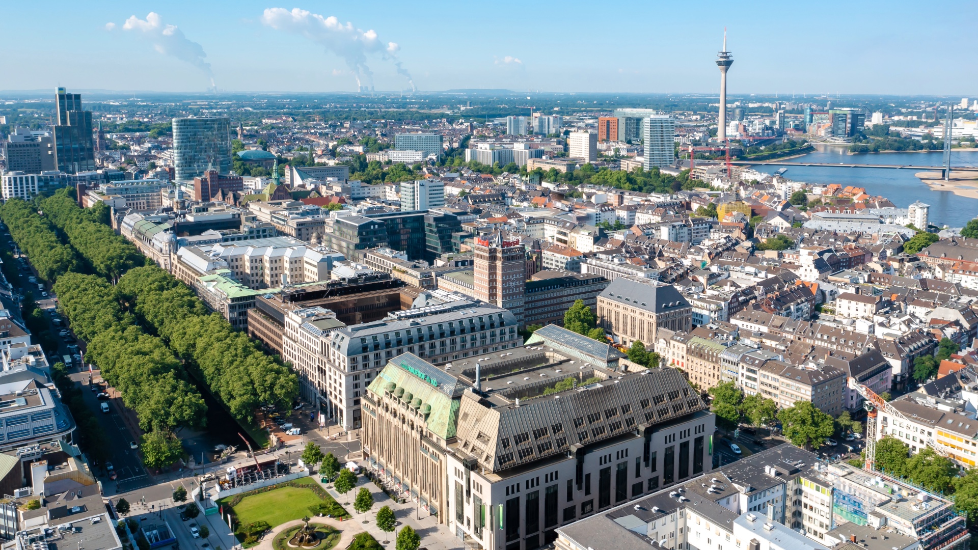 Luftaufnahme der Innenstadt Düsseldorf mit Lauflagen